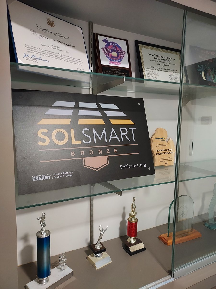 Congratulations to Buena Vista Charter Township, MI, for their SolSmart Bronze designation! This #localgovernment earned designation by embracing a number of initiatives designed to make #solarenergy easier to access and more affordable for residents: solsmart.org/designee/buena…