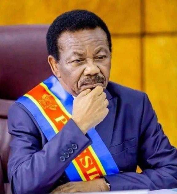 OrdinholasM's tweet photo. #RDC: Un ultimatum de 24h est donné à ⁦@CMbosoNkodia⁩ pour reprendre le processus de l'élection et installation du bureau définitif de l’@AssembleeNatRDC⁩ 
“Ca va faire bientôt un mois, les plénières sont reléguées aux calendes grecques”, dénonce le député national https://t.co/BcDrtNGdRN