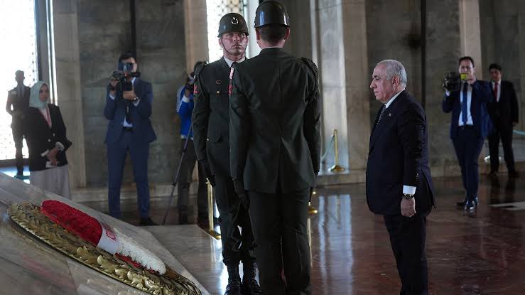 Azerbaycan Başbakanı Ali Asadov, Anıtkabir'i ziyaret etti.