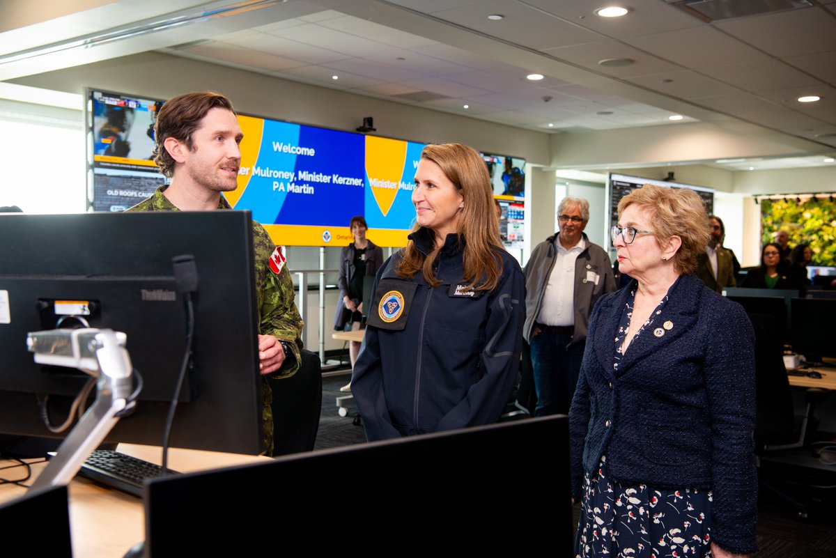 To kick off Emergency Preparedness Week, Minister Caroline Mulroney visited the Provincial Emergency Operations Centre (PEOC) to speak with staff in advance of #ExerciseHeatwave. Learn more about the PEOC: ontario.ca/page/emergency…