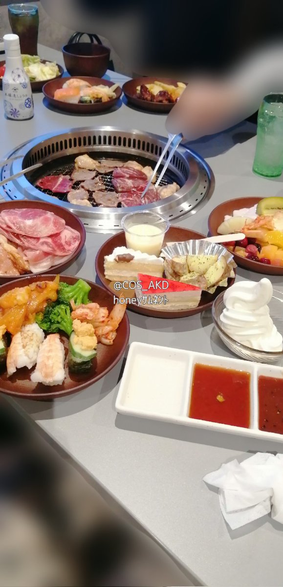 COS_AKD's tweet photo. 子供らが小学生の時に行ったきりだったので久々に行ってみた。やっぱり子供らは成人済みになっても子供の時のまんまだった😁綿菓子4回も作りに行ってた😂楽しい時間だった〜 #すたみな太郎 #PREMIUMBUFFET https://t.co/4YR4eHPqEW