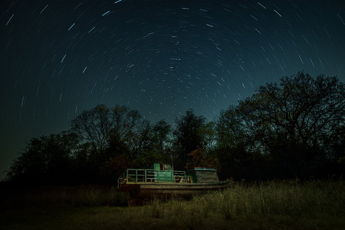 (1/2): Did you know that #DebrigarhWildlifeSanctuary is the 2nd #wildlife sanctuary in India to start #AstroTourism? The #StarGazing Cottages are equipped with a celestial guide, sliding glass roofs, and soft campus lights, ensuring an uninterrupted view of the night sky.