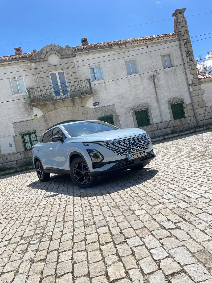 motorpuntoes's tweet image. ¡Hoy estamos en la presentación del OMODA 5!

Se trata del nuevo modelo de la marca que llega al mercado español con un gran equipamiento con un precio muy competitivo como bandera

¿Qué os parece?

@omodaspain #OMODA #OMODA5 #suv