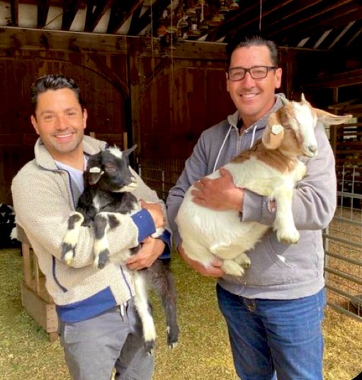 Don’t forget…Farmhouse Fixer is on La La La La La La Tonight!!! @JonathanRKnight #JonathanKnight #JonKnight #FarmhouseFixer #HGTV @hgtv @NKOTB #NKOTB #NewKidsontheBlock #KIDS #StillKids #MagicSummerTour #renovations #TV #show #tonight #tuesday #goats @harcules30 #farm