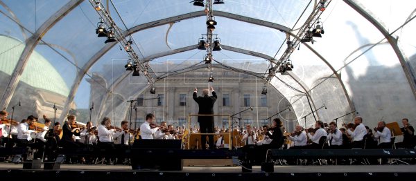 Bicentenario de la 'Novena Sinfonía' de Beethoven Hace doscientos años se estrenó en Viena la 'Novena Sinfonía' la última completa del compositor alemán, muy conocida por su último movimiento, el 'Himno de la alegría', himno de la Unión Europea. #EFEfototeca