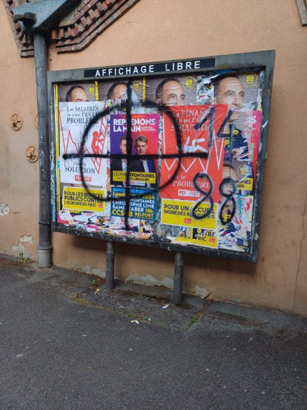 josephsimeoni1's tweet photo. #Mulhouse @M2A les néo -nazis invitent à la "mort des rouges" et ciblent @Fabien_Roussel et @L_Deffontaines c'est intolérable ! Nous saisissons le Procureur et appelons les forces démocratiques à se rassembler contre l'extrême droite. @PCFMulhouse  @MJCF68 @MiegevilleA @CSTE_68 https://t.co/Q4BN2uXLkq