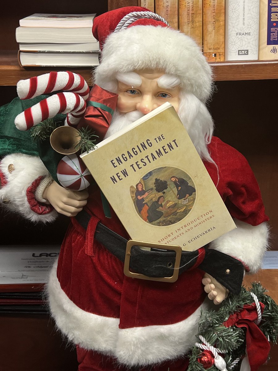 To celebrate the end of the semester, Santa is giving away a copy of my recently released “Engaging the New Testament.” Follow and retweet to enter. Tag a friend for an extra entry. Winner announced May 30. 🕺🏼🎅
