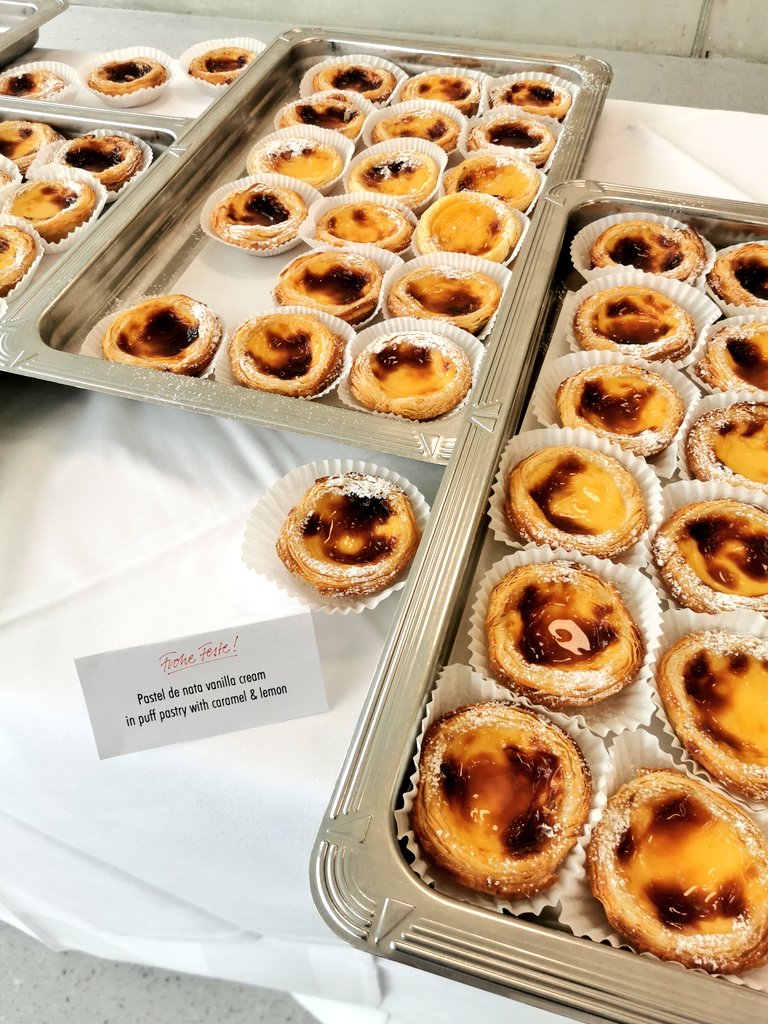 I came to #Bioeng24 for the science, but this little extra is also nice #editorlife #pasteldenata #scientistsandfood