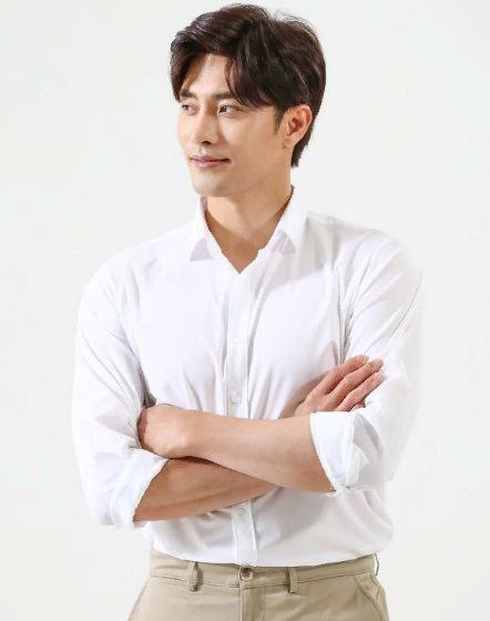 📰 | #SungHoon anunciou que vai doar todos os lucros do fanmeeting  no Brasil às vítimas das chuvas no Rio Grande do Sul.

No vídeo postado em seu story no Instagram o ator disse:

"Após discussões com Sam Ent, o organizador do fanmeeting no Brasil, parece que talvez não possamos