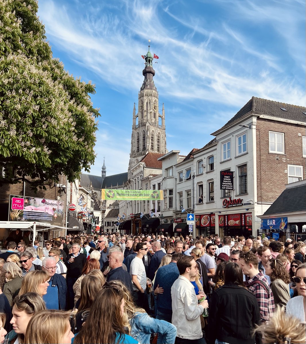 Het is bijna tijd voor @bredajazz! Waar staan alle podia, op welke plekken parkeer je je fiets en hoe zit het met afvalinzameling in de binnenstad op Hemelvaartsdag? Lees het hier 👉 bit.ly/4afBdz4