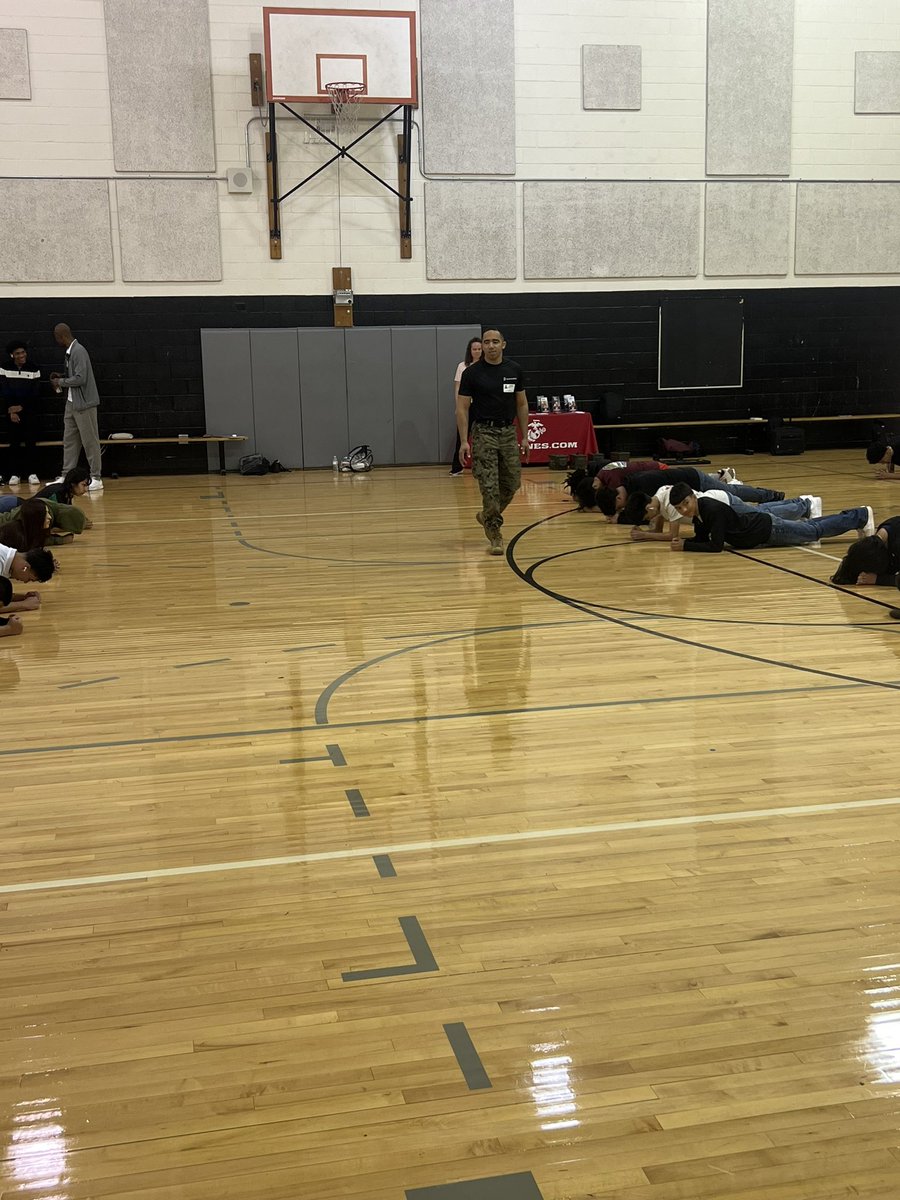 Marines and glazier came through Molina today to workout some of our athletes. Always love the support and Jags always down to put in work! @USMC @GlazierClinics @dallasathletics @Coachbru3 @JacobNunez27 @MolinaHigh