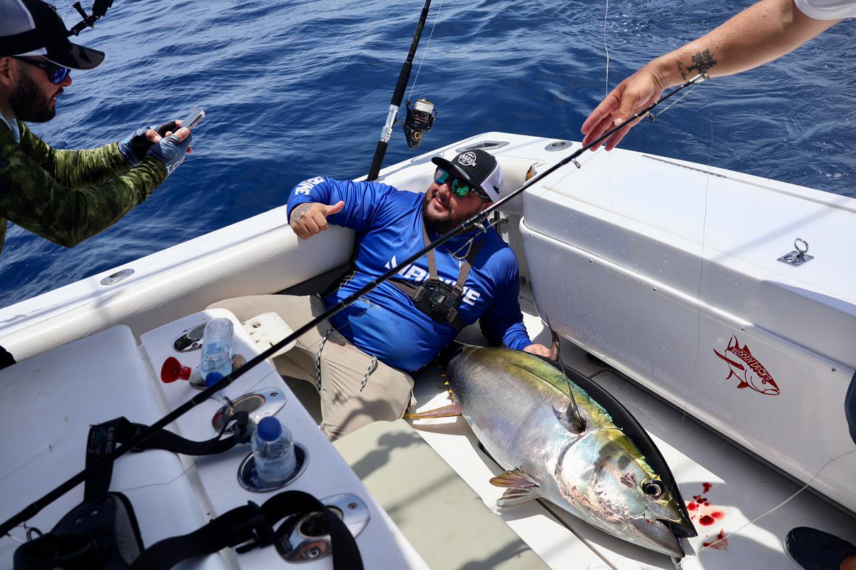 We want to give a shoutout to some amazing anglers that we had the pleasure of taking out on the waters of the Osa Peninsula. Pescando Con Heber and Kraken Pesca and  had an action packed trip with massive tuna. The biggest one was caught by Kraken and weighed  120lbs! 🎣💪