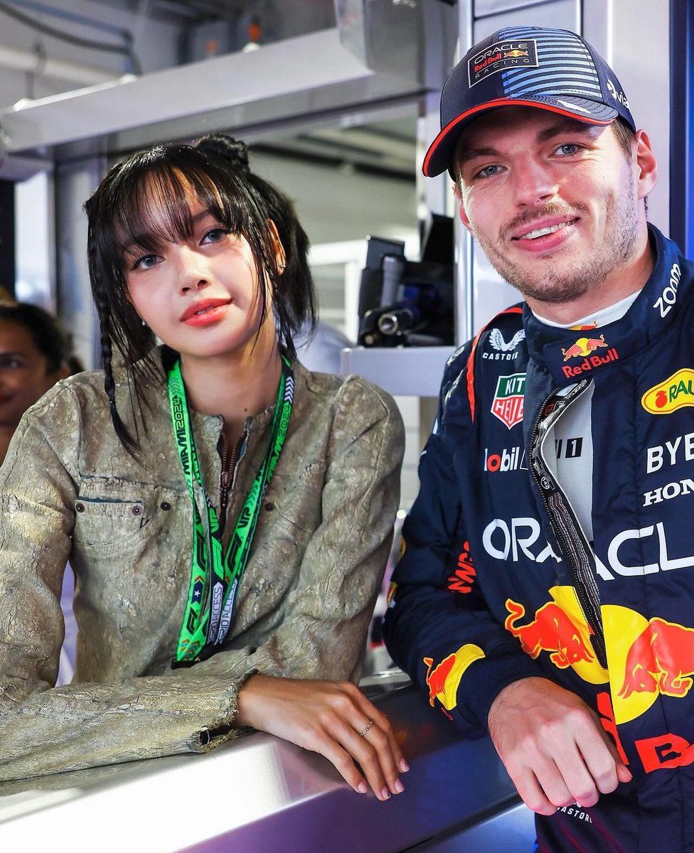 เธอลงรูปที่ถ่ายคู่กับ Max Verstappen ด้วยโดยที่แม็กซ์เองก็ไม่ได้ถามว่าเธอดู F1 เป็นมั้ย เธอรู้กฎมั้ย 😗✌🏻