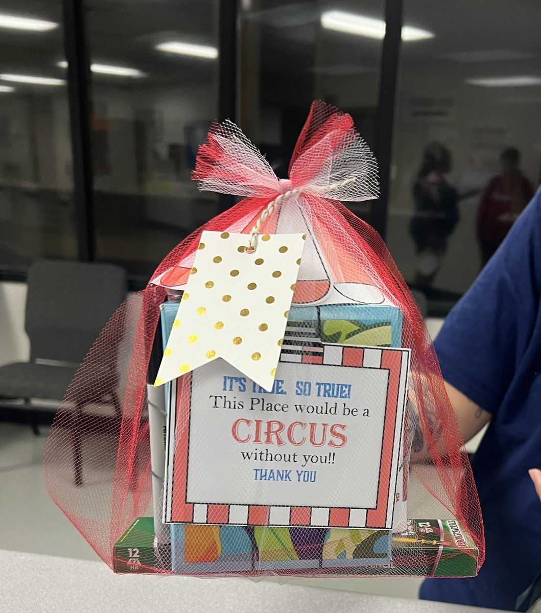 Look at these adorable circus Kleenex boxes a student made for her teachers in honor of our “Greatest Teachers on Earth” theme this week. @NKCSchools #nkcschools #vikingpride #greatestteachersonearth #nkcstaffappreciation2024