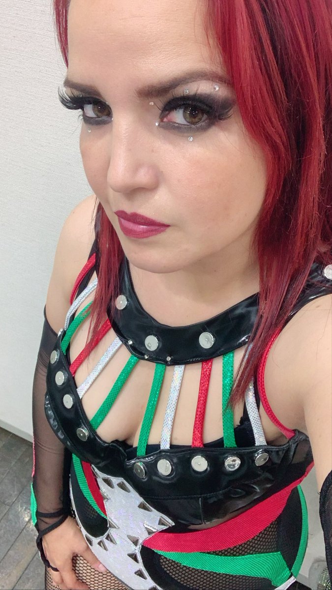 Siluetacmll's tweet photo. Buenos días México 💚🤍❤️
おやすみ日本 🇯🇵
#CMLL #AmazonaCMLL https://t.co/S8cA8kBA0k