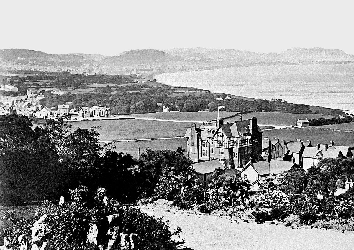 A Victorian 1899 Llysfaen Road view of Old Colwyn's landmark Queens Hotel, with Bay of Colwyn backdrop. @Ruth_ITV @ItsYourWales @WalesCoastPath @NWalesSocial @northwaleslive @OurWelshLife @northwalescom @AllThingsCymru #OldColwyn #LlysfaenRoad #1899QueensHotel #BayofColwyn #Wales