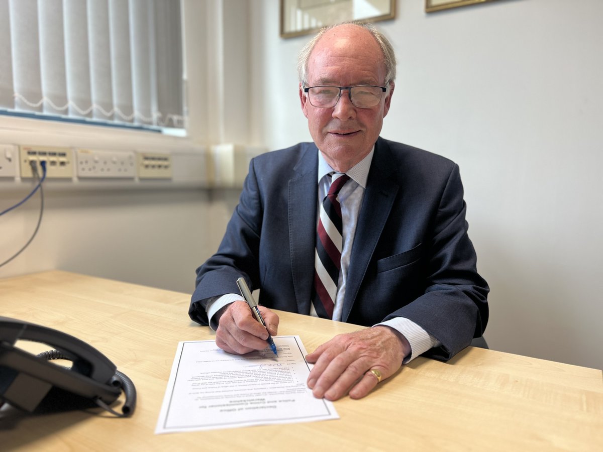 Philip Seccombe has taken the oath of office having been elected as Police and Crime Commissioner for Warwickshire for a third term on May 2. You can read about his priorities for the next four years at: warwickshire-pcc.gov.uk/philip-seccomb…