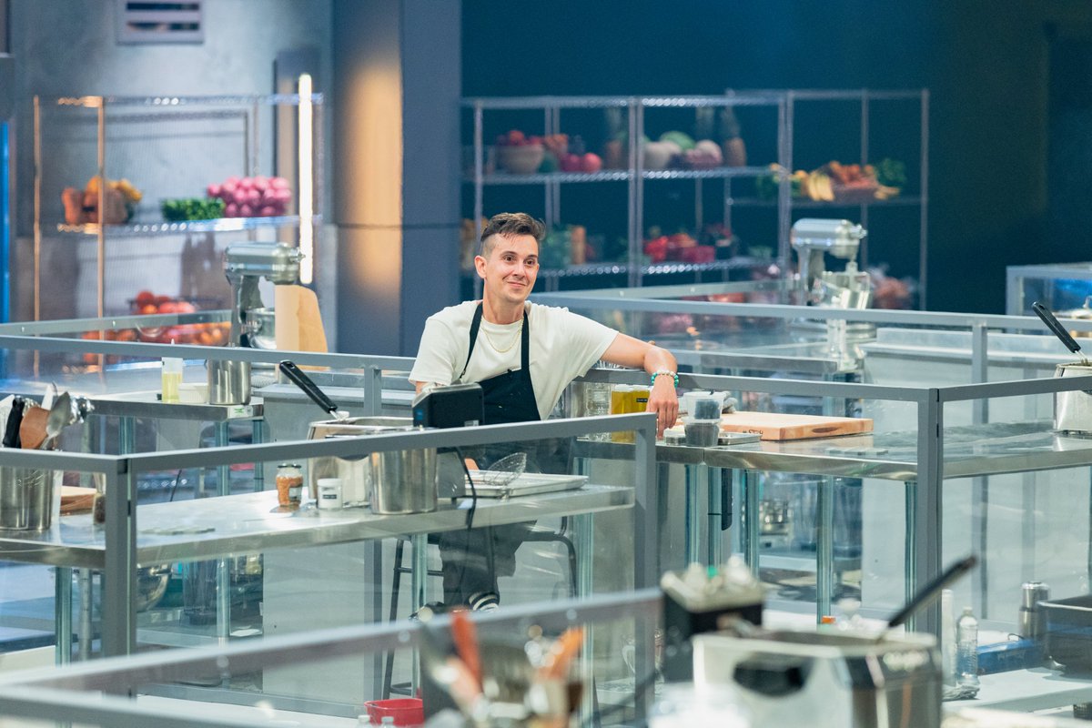 24 ➡️ 4 The remaining competitors are approaching Hour 21 and they're feeling ALL the feelings right now — exhaustion, anxiety, excitement and more 🙃 Who do YOU think will win #24In24: Last Chef Standing? Tune in to the finale tomorrow @ 8|7c! 🔥