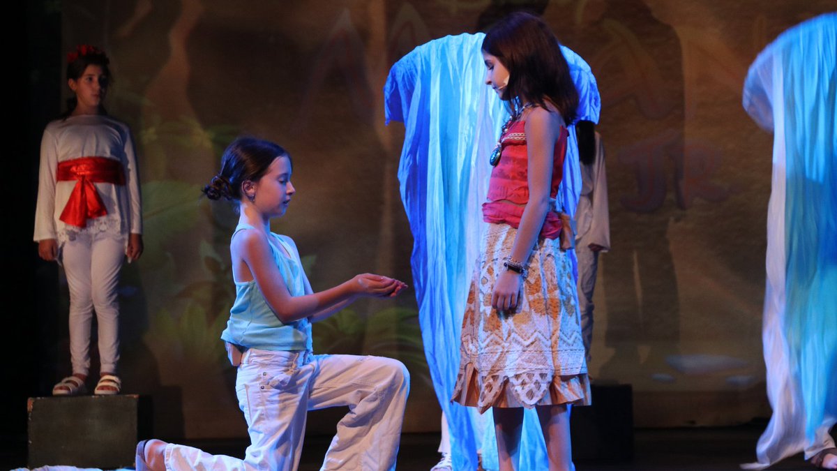 Our Lower School students hit the stage last week and gave us an amazing performance of Disney’s Moana! ☀️ 🌺 🐚 Students in Grades 3-5 worked diligently to show us what happens when Moana sets off on an adventure to restore the heart of Te Fiti. ⛵ 🌊 #HTSRichmondHill #Moana