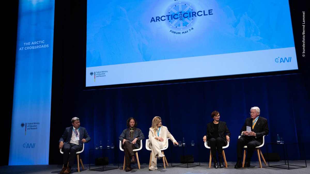 Auf dem @_Arctic_Circle Berlin Forum betonte BM @starkwatzinger: „Unsere Forschungspräsenz in der #Arktis ist wichtiger denn je.“ Was wir wollen: 🤖 mit KI besser Daten auswerten ⬇️ #CO2-Speicherung vorantreiben 🚢 neue Forschungsschiffe #CCS