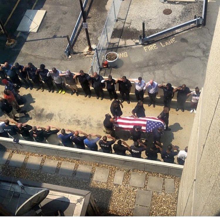 E2R1DCFD's tweet photo. Members of Engine 2 and Rescue 1 Platoon # 4 along with Engine 6 and Truck 4 paid respects at the Call Box of Lt McCrae who died in the Line of Duty on May 6th 2015. Lt McCrae a Former Rescue 1 Technician. Continue to Rest in Peace. @dcfireems @IAFF36 https://t.co/qnVEaxdMSs