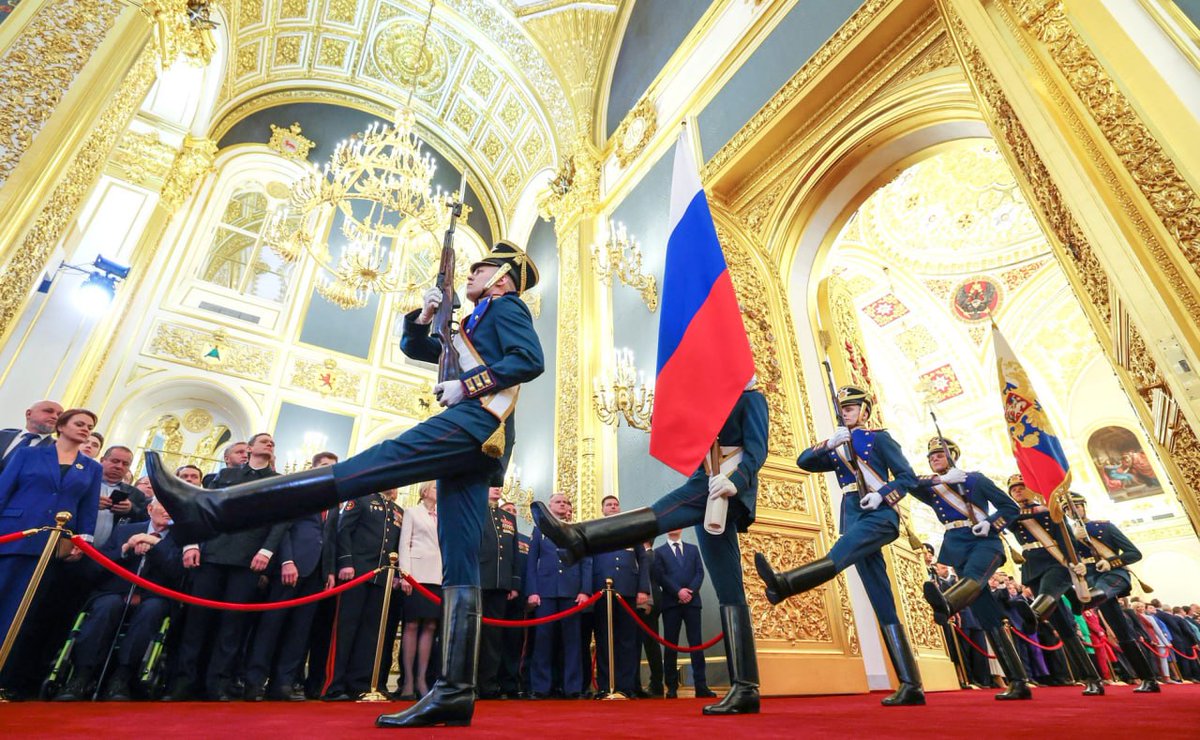 Diasthegoat7's tweet photo. 🇷🇺

Vlagyimir Putyin megkezdte az 5. elnöki ciklusát Oroszország államfőjeként.

Ez a ciklus különösen fontos lesz a magyar történelem szempontjából, amelybe úgy vonul majd be, mint az a személy, aki kártérítést fizetett a Trianon igazságtalanságáért!

Erőt, egészséget, elnök úr! https://t.co/4KTl6Ys0ra