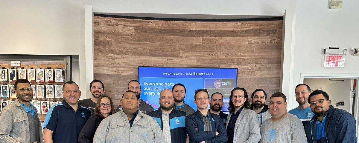 DillonTymonNE's tweet photo. Team 💎 first all leaders meeting. Ready to CONNECT, CONVERGE, &amp; GROW! @firas_smadi @keroninc https://t.co/WgfdkuiH8b