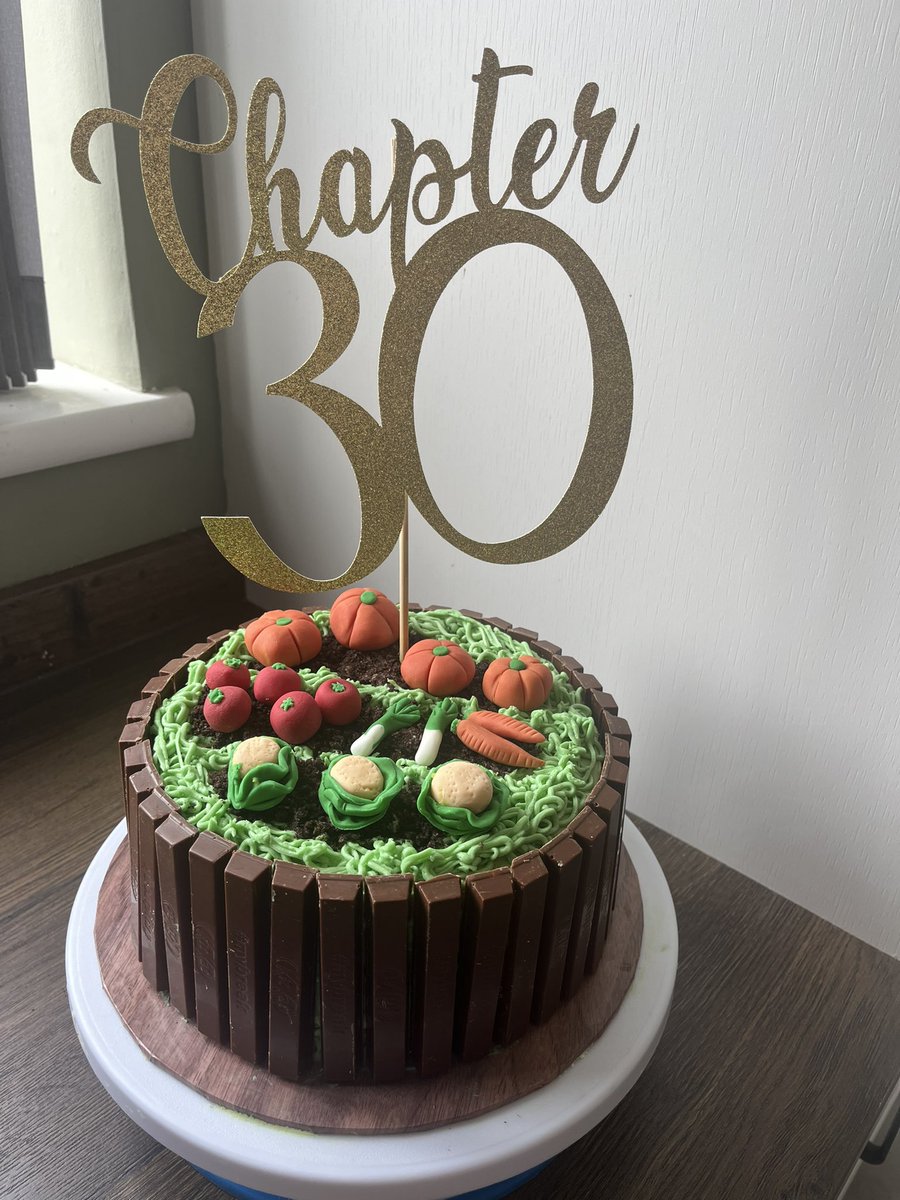 Cake for the birthday boy @MrHistTeach 😀 the big 30!