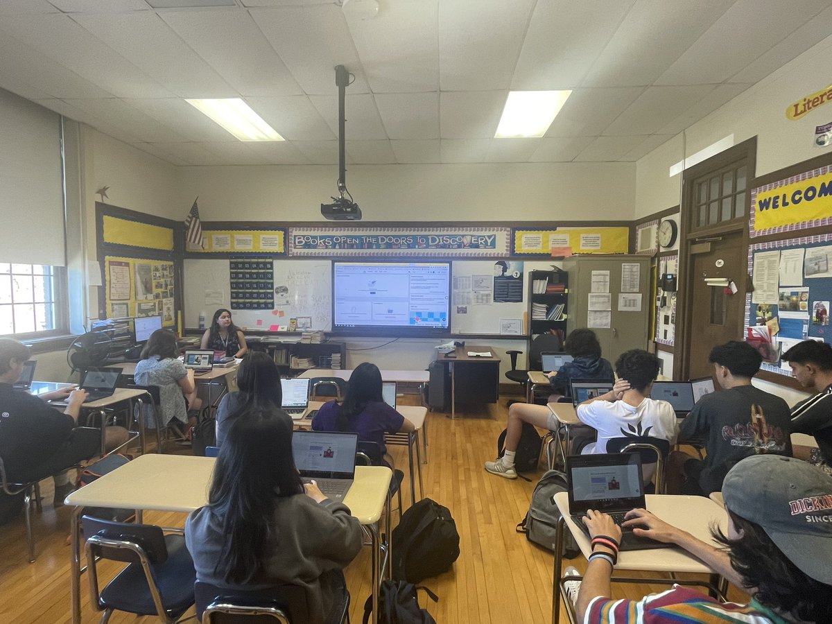 Today School Counselors reconnected with juniors so that they could learn more about the Common Application, teacher recommendations, and in some cases even practice conducting SuperMatch College Searches on Naviance, and much more! <a href="/johnfalino1/">Dr. John Falino</a> <a href="/dobbsferryufsd/">dobbsferryschools</a> <a href="/SlentzKen/">Ken Slentz</a>
