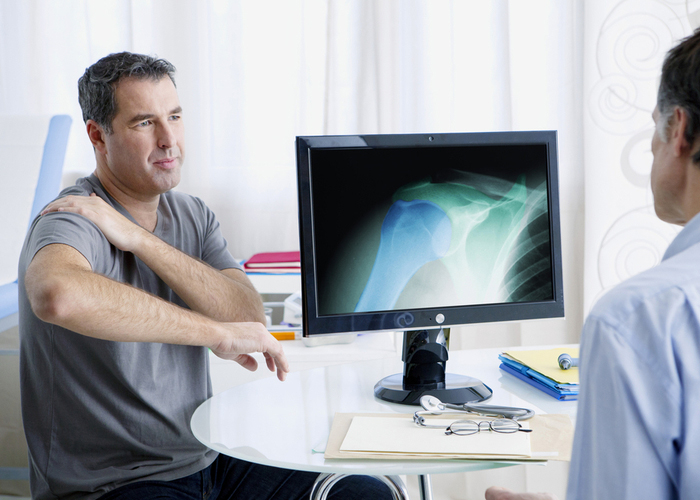 Living with #shoulder #arthritis? Don't let pain hold you back. Dr. Getelman offers a range of treatment options, from non-surgical methods to advanced surgical techniques. Find relief & regain your mobility w/our expert care medilink.us/wla6 #shoulderhealth #painmangement