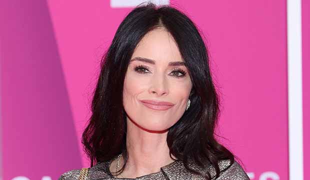Abigail Spencer ('Extended Family'): 'This is not a show about divorce; it's about family' [Exclusive Video Interview] goldderby.com/feature/abigai…