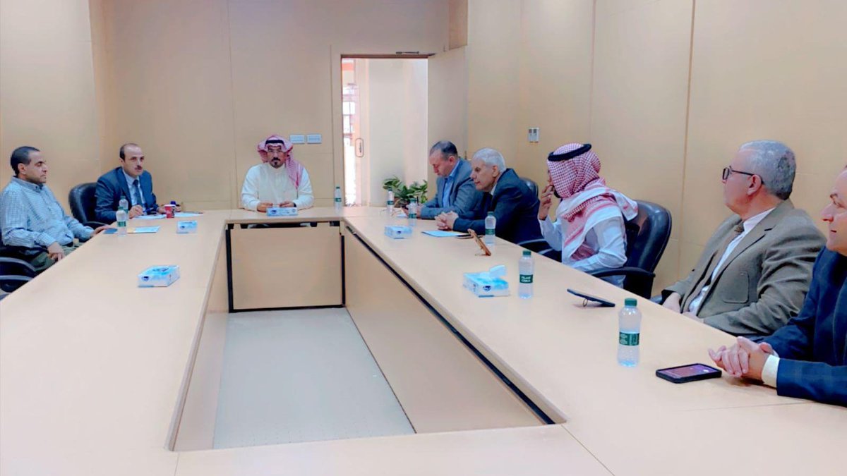 بحضور سعادة رئيس الجمعية الطبية البيطرية السعودية أ.د.صلاح الشامي 
عقدت اللجنة العلمية للجمعية اجتماعها لمناقشة الاستعدادات والتجهيزات الخاصة بالمؤتمر الدولي الثاني للطب البيطري الذي سيعقد في شهر ديسمبر ٢٠٢٤م.