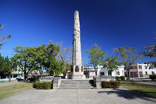 La quema del poblado de Guáimaro forma parte del legado de intransigencia y unidad del pueblo cubano en defensa de la Patria, que se patentizó en aquellas llamas que consumieron, hace #hoy 155 años, la heroica ciudad por voluntad de sus pobladores. #TenemosMemoria @CubaMES