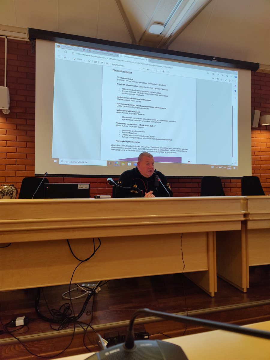 Jukka Harmanen <a href="/Lapinpelastus/">Lapin Pelastuslaitos</a> laitos kertoo #Ivalojoki #tulva tilaisuudessa varautumisesta pelastusviranomaisen näkökulmasta.