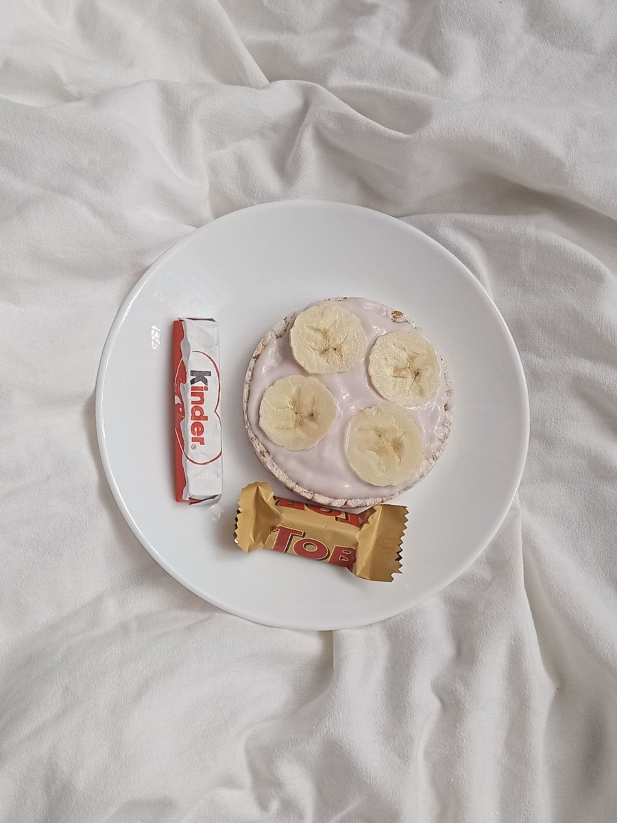 snack plate, 170cals :) this mini toblerone is so cute
