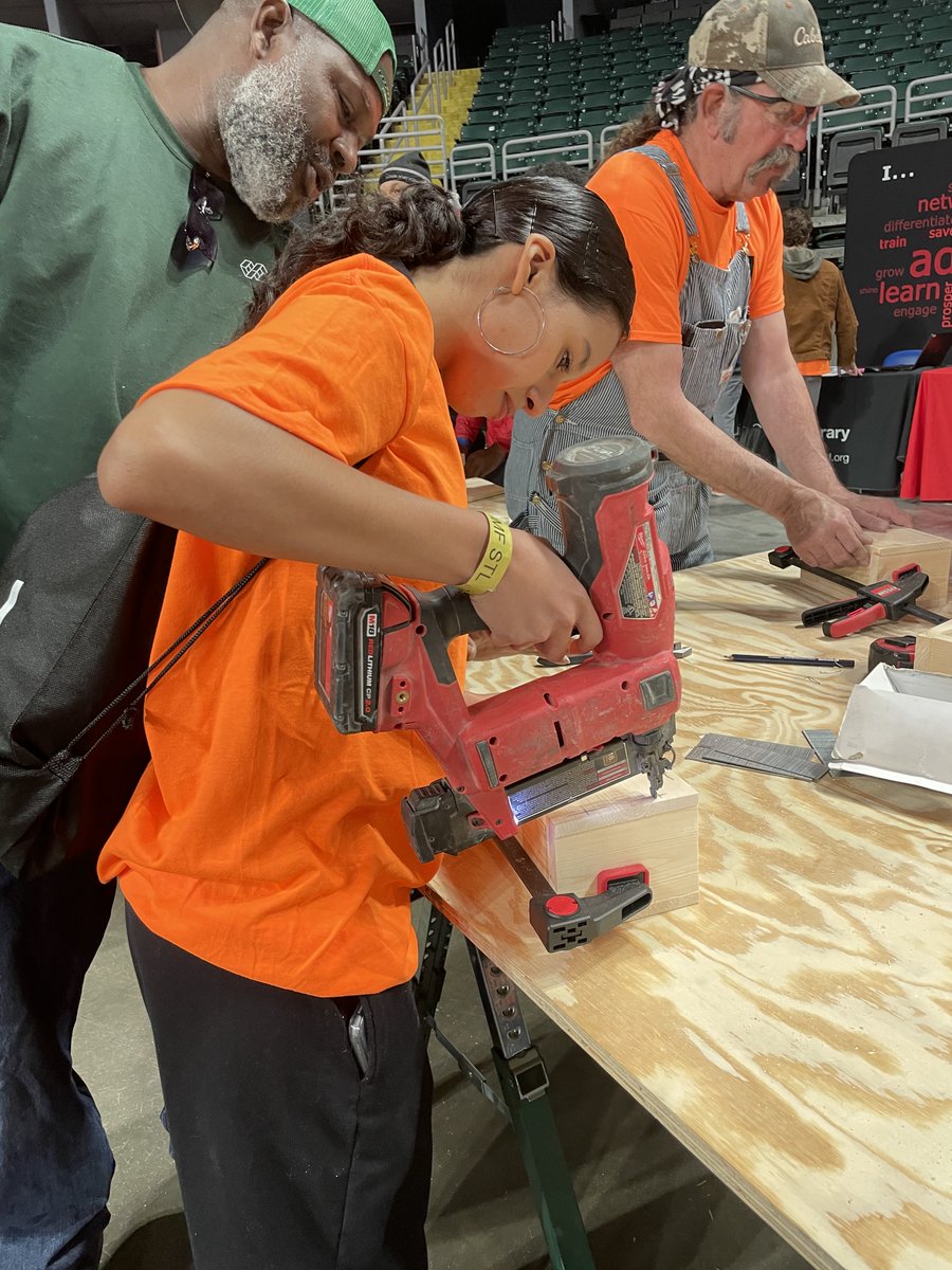 Last month, WSD high school students participated in The Home Builders Association’s “Build My Future® STL” event to learn about trade careers. Students had the chance to explore construction careers through hands-on activities & virtual reality simulations! #WeAreWentzville