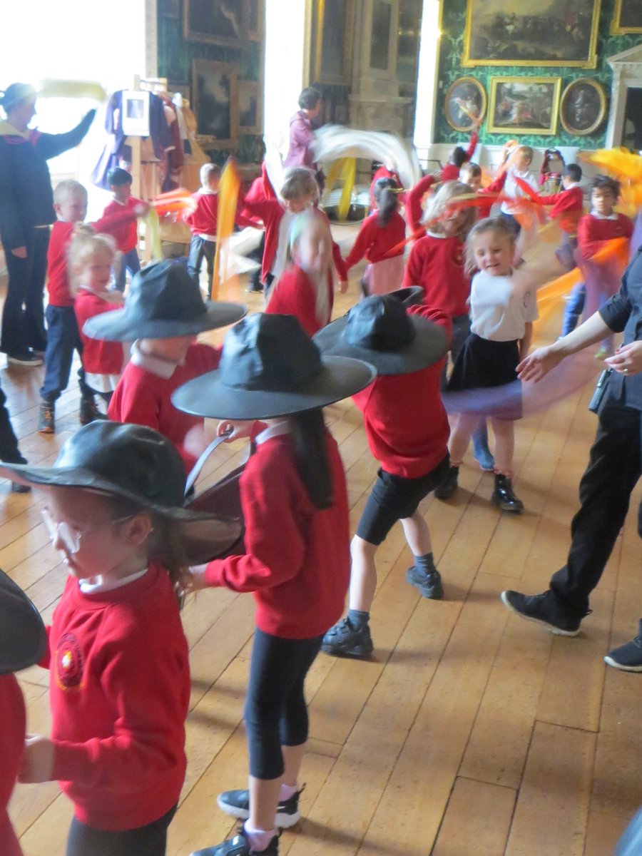 Year 1 took a trip back to the past to find out all about the events that took place during the Great Fire of London at Temple Newsam @BradfordMuseums #dance #drama #HistoryatEM