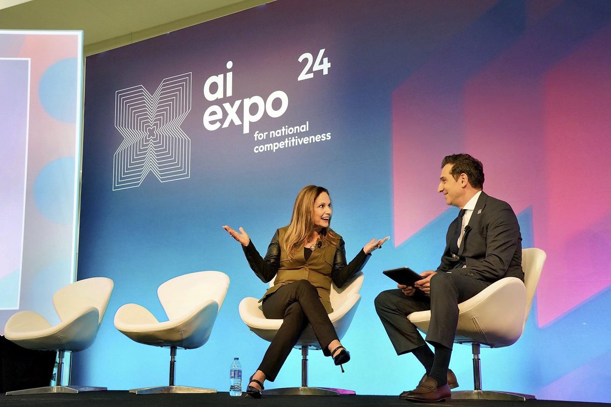 Karen Dahut and @Ylli_Bajraktari just got off stage at the #SCSPAIExpo2024 after a discussion on AI’s promise for the American government and beyond. It was a great way to kick off the AI Expo for National Competitiveness!

#SCSPAIExpo2024 #SCSPTech