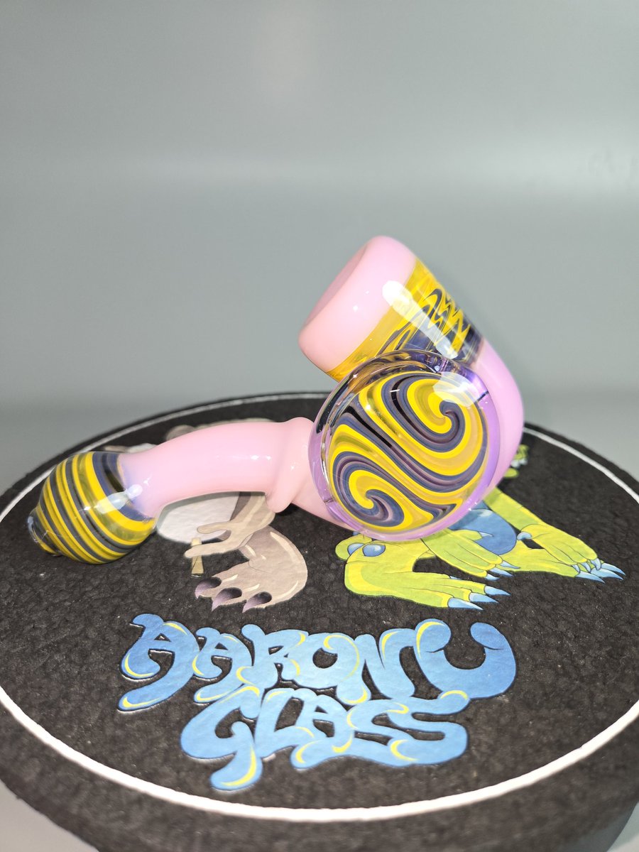 AaronUGlass's tweet image. Some fresh new Hammers. Tiedye Hammer is a colla with my buddy @glanceglass. All dry flower pieces and all available. Much love thanks for looking ✌️ 💨