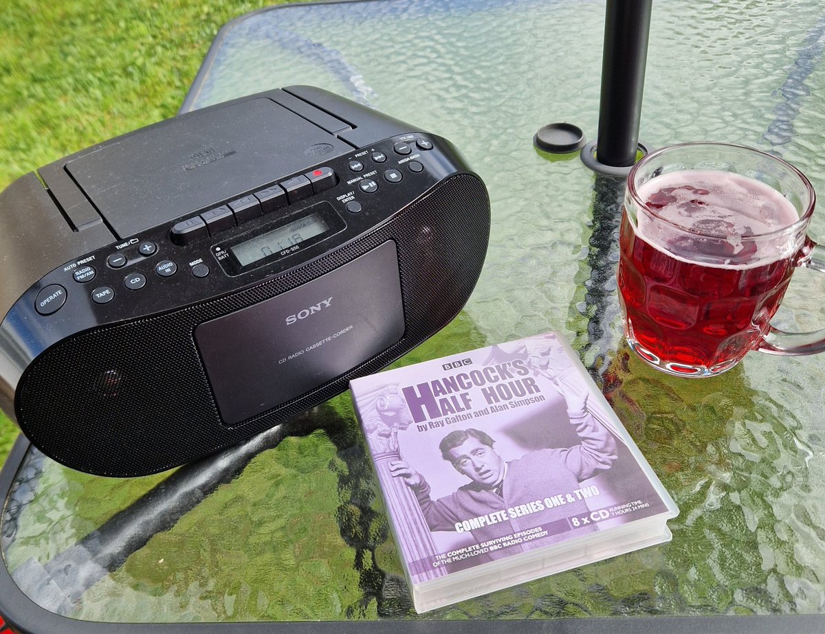 The sun is out... So, the fruity cider is poured, the CD player is still in working order & it's time to do a full run of Hancock's Half Hour over the summer 😎👍 @East_Cheam_Lad @TonyHancockAS @Classicbritcom @sidjamesplace