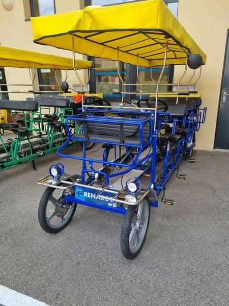 [Ecoliers en rosalies]
A compter du 13 mai et jusqu'au 28 mai, vous aller probablement croiser, matin et soir, des rosalies dans les rues de Bouray-sur-Juine (voir circuit)... ;) facebook.com/photo?fbid=116…