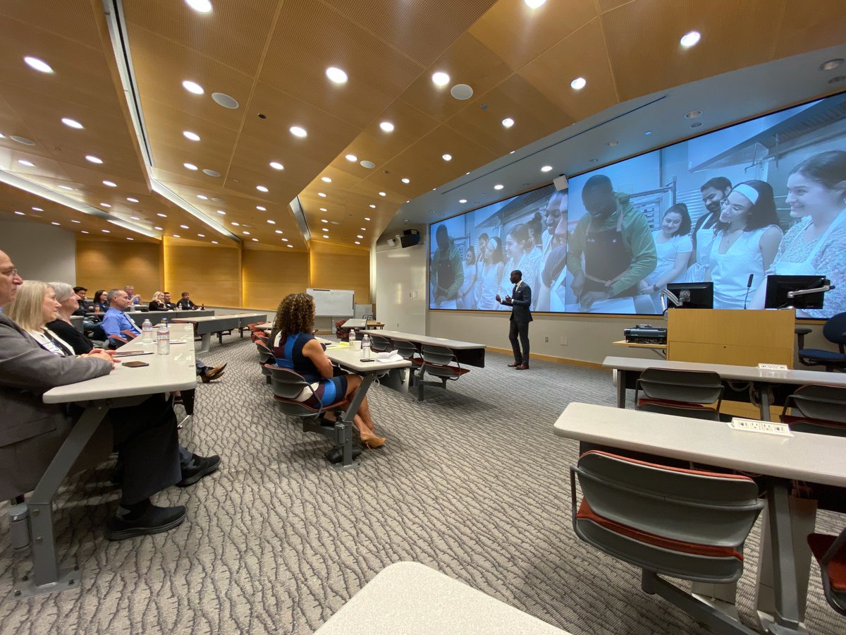 We were honored to have @DrKofiEssel as this year's guest speaker for the Kilmer Memorial Lecture Series! He shared his expertise on 'Food as Medicine' to a group passionate about improving health outcomes and quality of life for our patients and community.