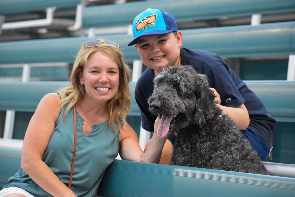 Mark your calendars for Bark in the Park on July 9th at Fitton Field!🦮⚾️ Dogs get in the ballpark for free with @dogtopia brushing on the concourse and accepting donations to sponsor a service dog for a deserving veteran!🙌 🎟️ wb1.glitnirticketing.com/wbticket/mobil…