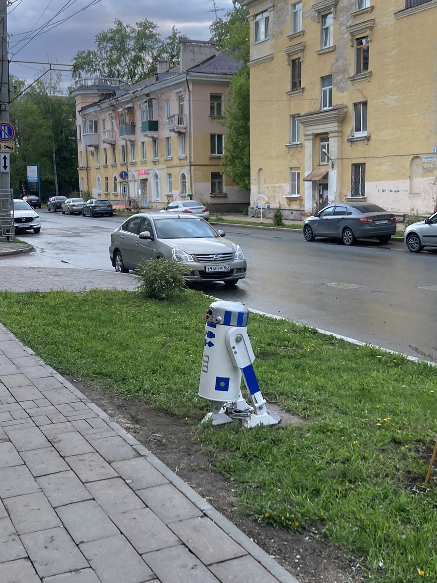 Когда карьера в Диснее не задалась, потому что ты белый