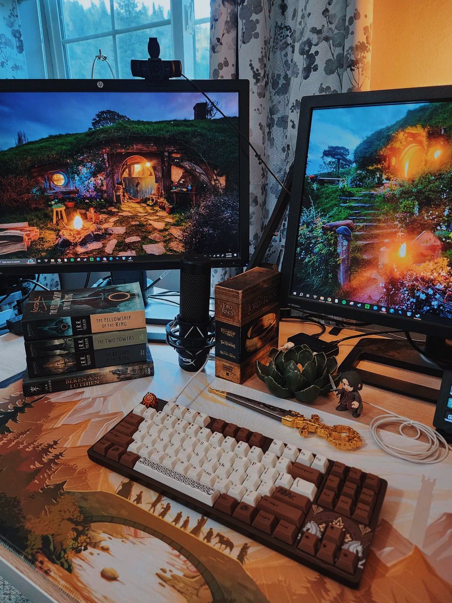 🗡️ @drop LOTR Edoras Keyboard and Fellowship Desk Mat GIVEAWAY!  One winner for each item! 🌿 

✨ Rules:
• Follow @drop
• Follow me @nicolebeetv
• Like & RT this post

Winner announced 5/14/24

Tag your keyboard and LOTR adoring friends ⌨️

#lotrdrop #giveaway