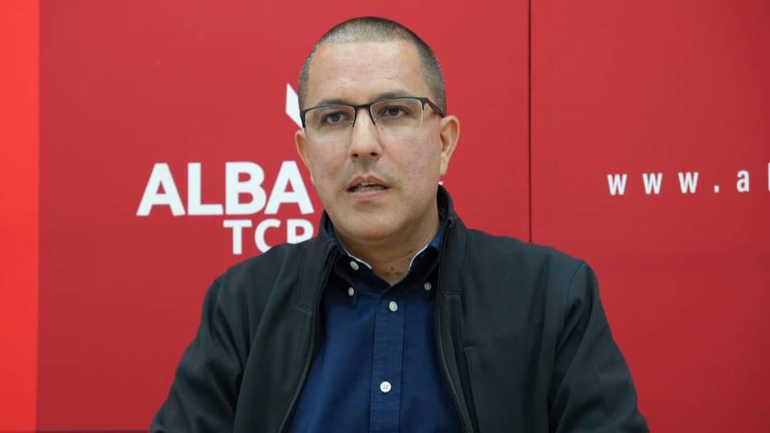 🔴 Jorge Arreaza afirmó que la oposición desconoce al chavismo como fuerza nacional y crea la falsa expectativa de que van a derrocar al Gobierno. 🗣 Y vuelven al círculo vicioso de la frustración. Nosotros no desconocemos ni subestimamos la importancia de la oposición, sobre…