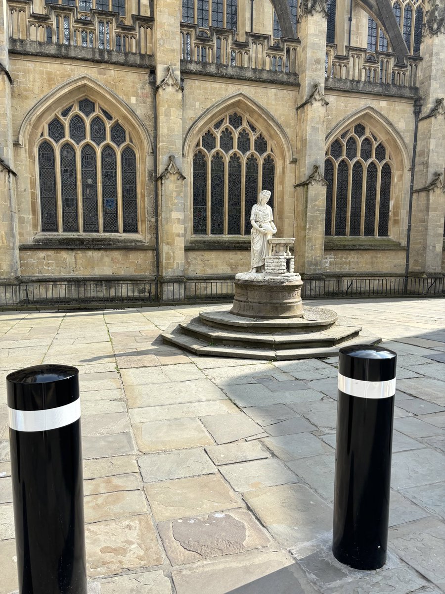 Bath design through the ages: • Bath Abbey, William Vertue, c 1502 • Rebecca Fountain, R. Walker, 1861 • Bath bollards, the Liberal Democrat Party, 2024 @FreeBathStreets #SaveBath