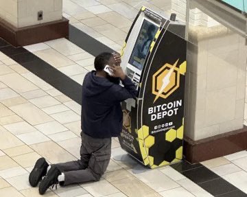 @allgarbled true and real. here you can observe a human using a bitcoin atm to its full affordances