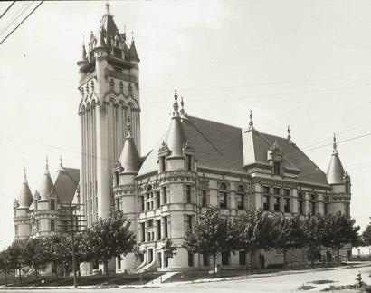 Spokane Washington. 

Spokane County Courthouse, 1900s

Obvious Old World building. 

Free atmospheric energy antennas all over it 

Your history is complete fiction