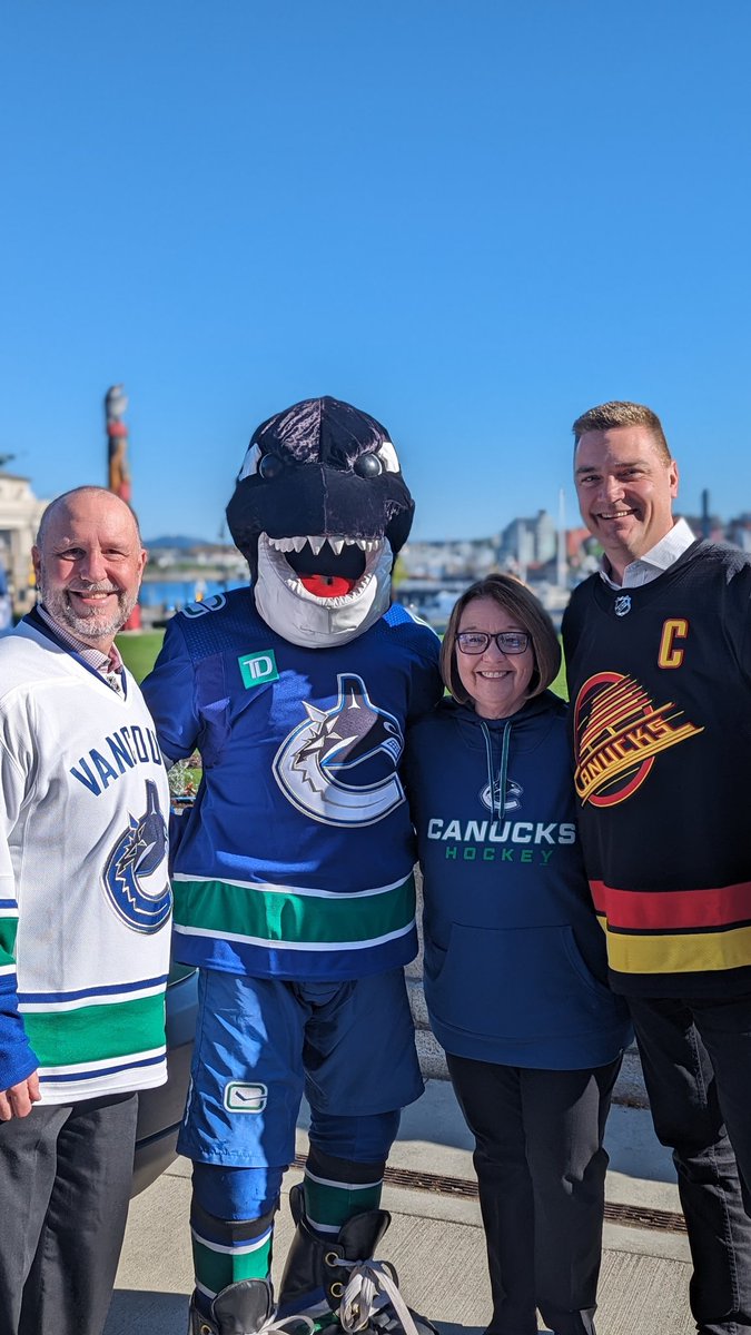 Proudly raising the @Canucks flag at the @BCLegislature with @CanucksFIN this morning! #GoCanucksGo #BCpoli